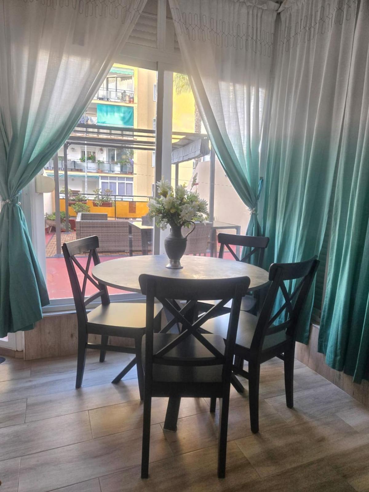 City Central Apartment With Large Patio By Namaste Elite Торремолинос Экстерьер фото